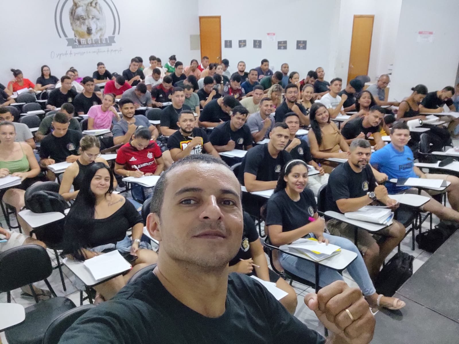 Turma inteira do Professor Gesiel em preparatório